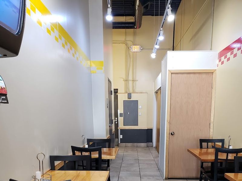 Pappy's interior
